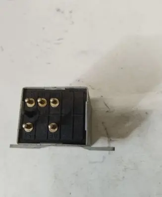 Mercedes-Benz E W124 Hazard warning light relay 2018200205 58218002