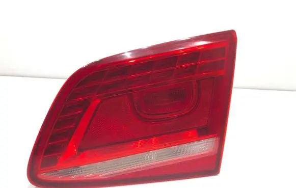 Volkswagen PASSAT B7 Rear/tail lights 