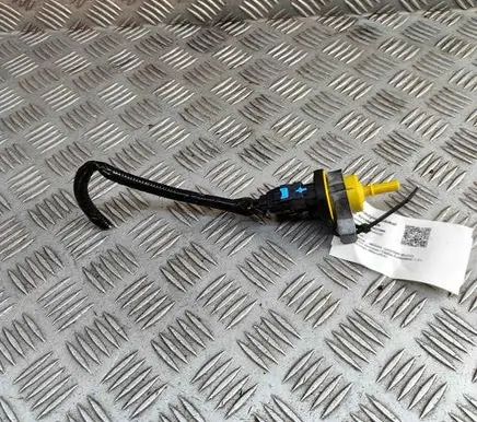 Engine mount vacuum valve