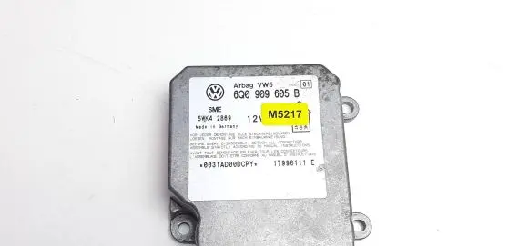 Volkswagen PASSAT B5 Airbag control unit/module 6Q0909605B M5217