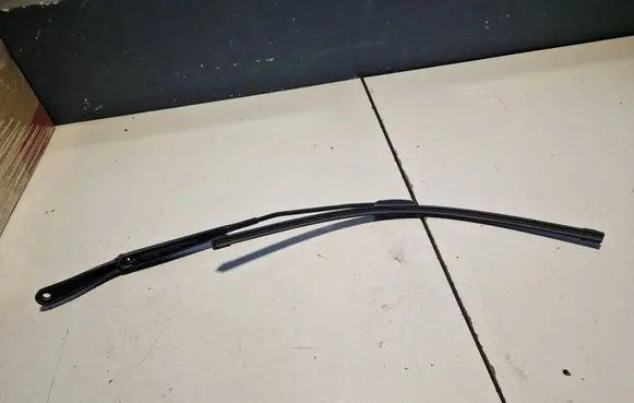 Opel Movano B Front wiper blade arm 8200734776