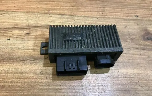 Renault Scenic I Glow plug pre-heat relay 7700111525