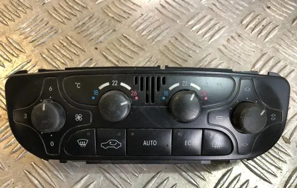 Mercedes-Benz C W203 Climate control unit A2038300785 C025322 9140010479