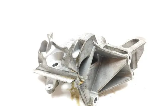 Ford Fiesta Engine mounting bracket 8A6G6F001DC ES3JA