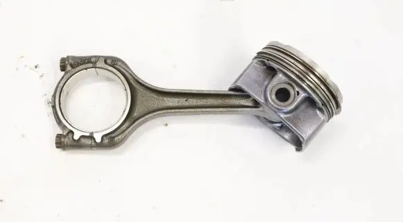 Audi Q3 8U Piston 04ER