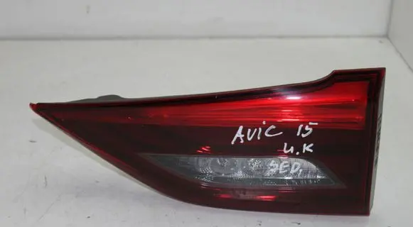 Toyota Avensis T270 Tailgate rear/tail lights