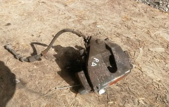 Ford Grand C-MAX Front brake caliper