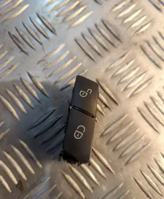 Mercedes-Benz C W204 Central locking switch button A2048706310