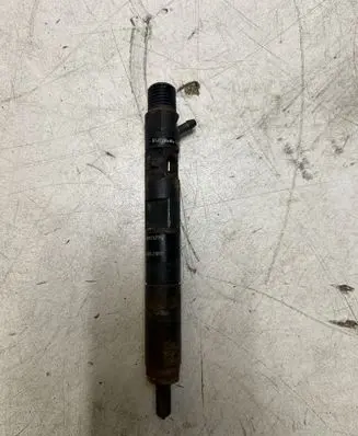 Dacia Logan VAN Fuel injector 8200676774 H8200421897