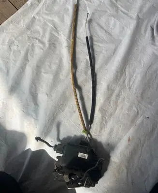 Audi A6 S6 C5 4B Rear door lock 4B0839015G