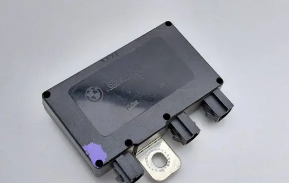 BMW 3 E46 Aerial antenna amplifier 8380944 16268429