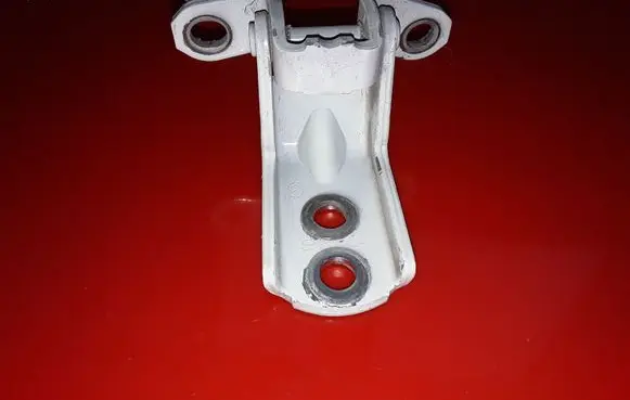 Nissan Leaf I (ZE0) Rear door lower hinge A047743