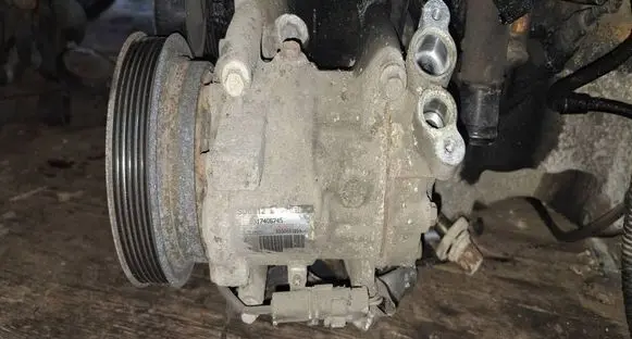 Nissan Tiida C11 Air conditioning (A/C) compressor (pump) 8200651251