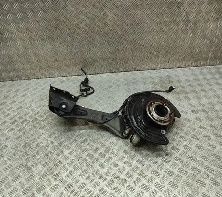 Mercedes-Benz CLA C118 X118 Rear wheel hub A2473520800 A2470600
