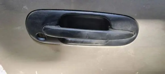 Honda CR-V Front door exterior handle