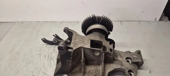 Volkswagen PASSAT B5.5 Generator/alternator bracket 038903143AE