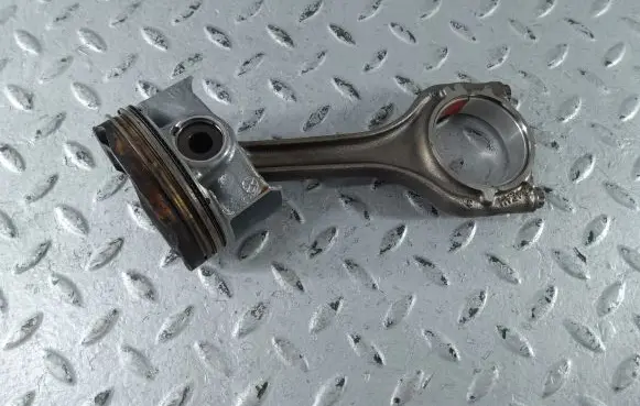 Audi Q2 - Piston with connecting rod 05E107065S 04E198401AE