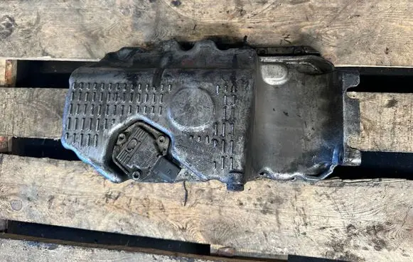 Volkswagen Golf V Oil sump 03C103603G