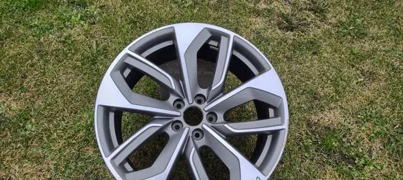 Audi e-tron R20 alloy rim 4KE601025