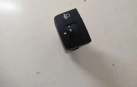 Hyundai Tucson JM Headlight level height control switch 937602E001