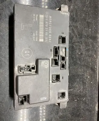 Mercedes-Benz E W211 Door control unit/module 2118702185