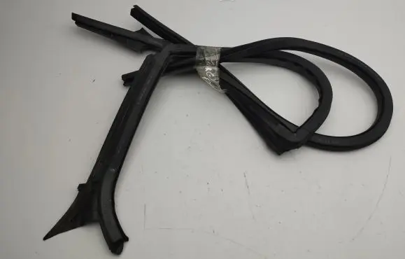 Audi A7 S7 4G Rubber seal rear door window/glass 