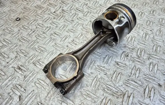 Volkswagen Caddy Piston with connecting rod 0386 BHS 1295