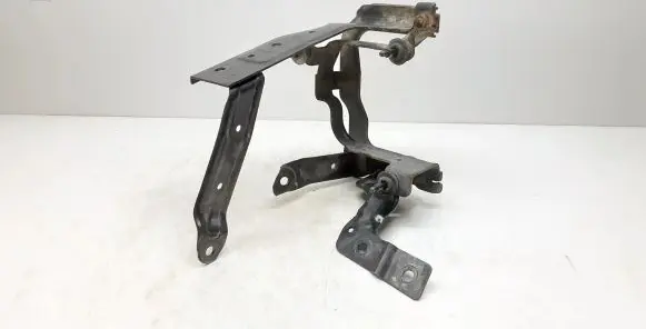 Volvo C30 Power steering pump mounting bracket 3M513K738AC