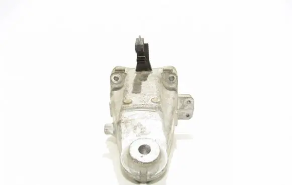 Mercedes-Benz C W205 Engine mounting bracket A2742231004