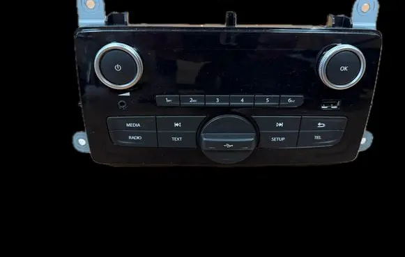Renault Clio IV Radio/GPS head unit trim 