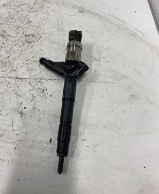 Nissan Primera Fuel injector 16600AU600 07D01331