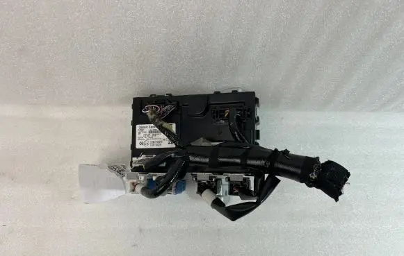Nissan Juke I F15 Central body control module 284B1BV81B