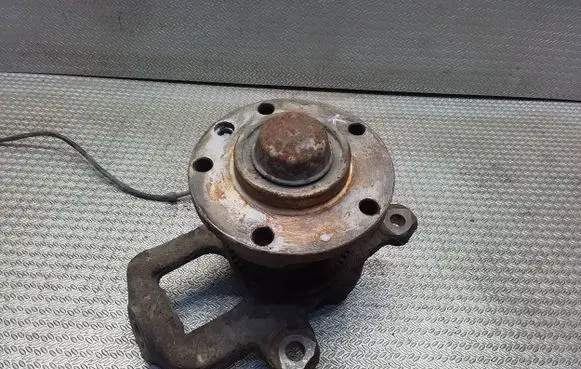 Mercedes-Benz Sprinter W901 W902 W903 W904 Front wheel hub spindle knuckle