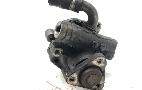 Volkswagen PASSAT B5.5 Power steering pump 8D0145177Q