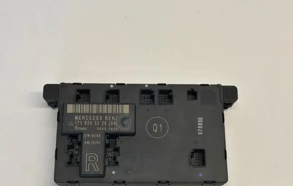 Mercedes-Benz SLK R171 Door control unit/module A1718205226 1718205226