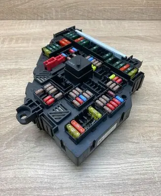 BMW 5 F10 F11 Fuse module 9264923 17033452