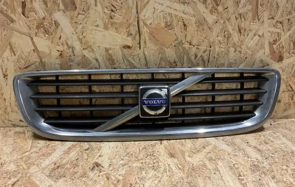 Volvo V50 Front bumper upper radiator grill 30744915