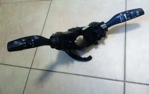 Wiper turn signal indicator stalk/switch