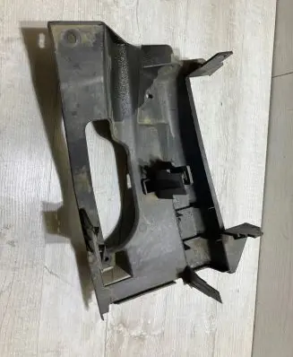 Jeep Grand Cherokee (WK) Intercooler air channel guide 56050448A6