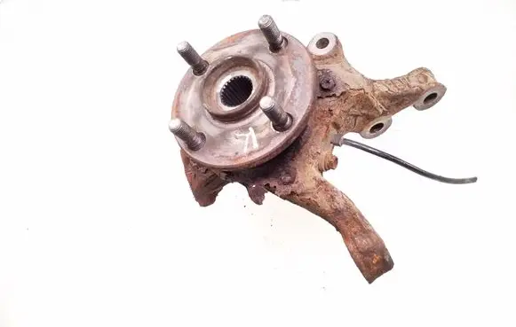 Toyota Yaris Front wheel hub spindle knuckle
