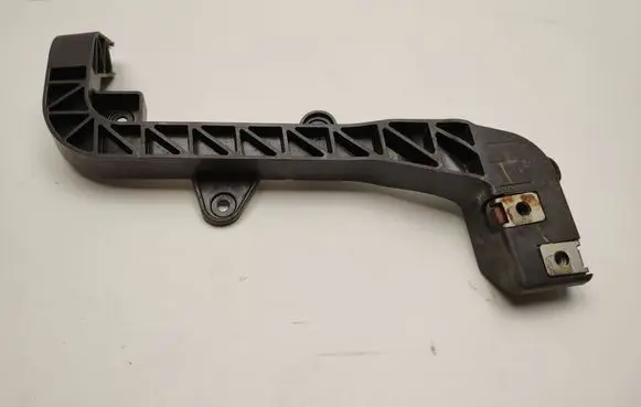 Mercedes-Benz ML W166 Radiator mount bracket A1666263631