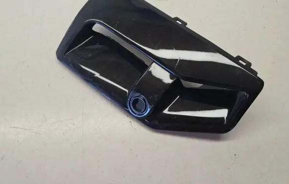 BMW 7 G70 Front bumper lower grill 8083177 51118083177