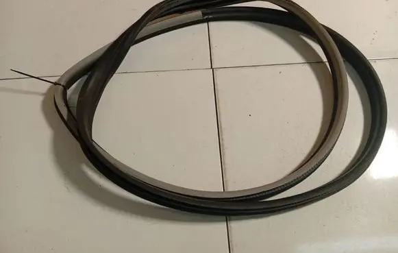 Opel Astra H Rubber seal front coupe door