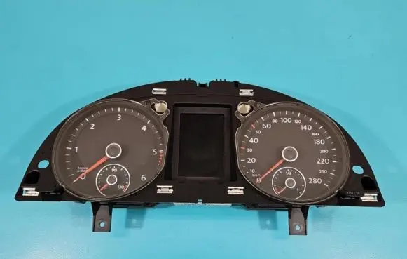 Speedometer (instrument cluster)