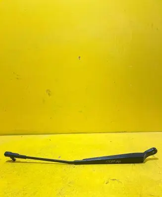 Renault Modus Front wiper blade arm 8200360824A