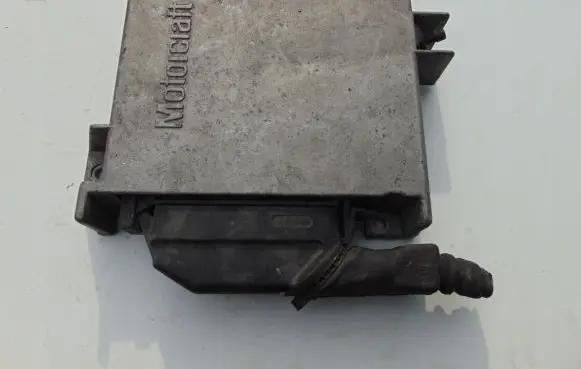 Ford Focus Engine control unit/module 85GB12A297CC