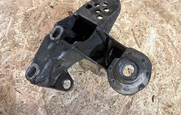 Audi A6 S6 C5 4B Engine mounting bracket 4B0199351B
