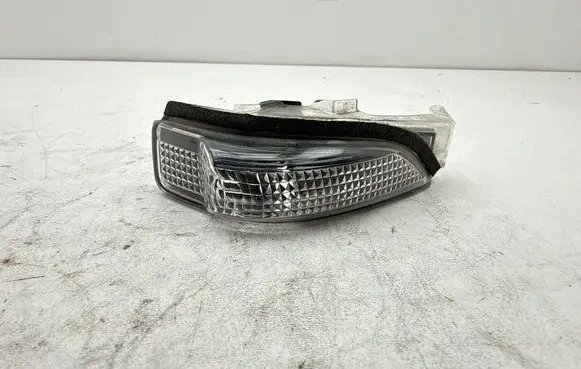 Toyota Auris E180 Mirror indicator light 20496252