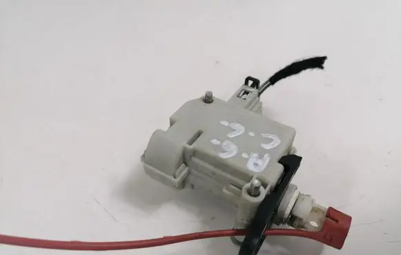 Audi A6 S6 C6 4F Central locking motor 4F0862153B