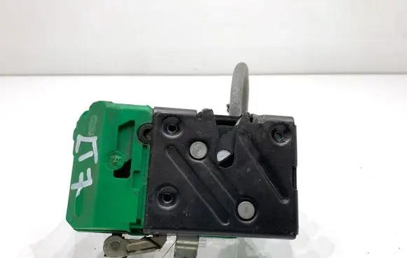 Volvo XC90 Front door lock 